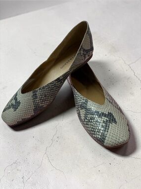 Lucky Brand Snake-Print Slip-On Flats in Cream and Black- like new!!